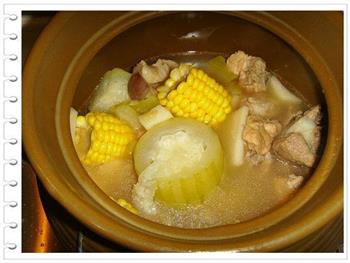 节瓜玉米排骨汤的做法步骤9