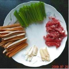 韭菜苔.豆腐干炒肉丝的做法步骤1