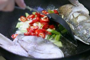 咖喱鱼头的做法步骤4
