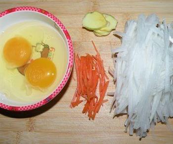 鸡蛋萝卜丝汤的做法步骤1