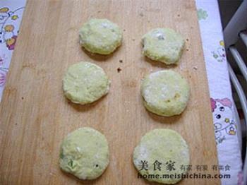 蚕豆糯米饼的做法步骤8