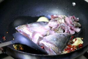 私房酸菜鱼的做法步骤5