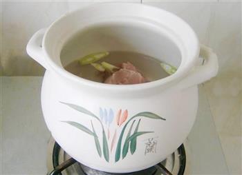 白果玉米排骨汤的做法步骤8