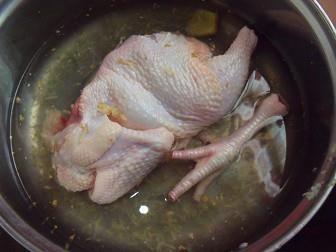 茶树菇炖鸡肉的做法图解1