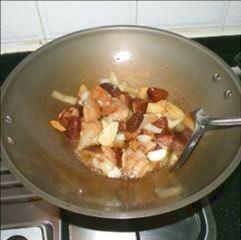 冻豆腐香菇鸡翅煲的做法步骤5