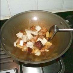 冻豆腐香菇鸡翅煲的做法步骤6