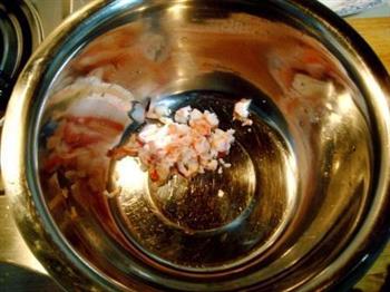 海鲜馄饨伴核桃蘑菇汁的做法步骤7
