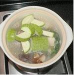 猪骨腊味冻豆腐汤的做法步骤5