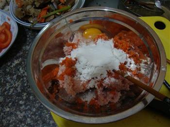 西红柿胡萝卜肉丸汤的做法步骤3