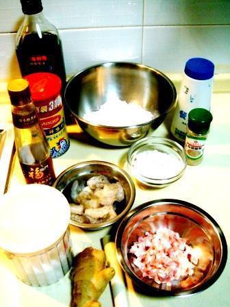 蒸白玉虾饺的做法步骤1