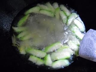 丝瓜汆无花果肉丸子的做法步骤6