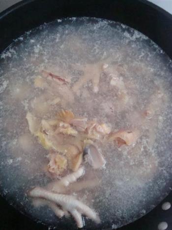 姬松茸炖鸡的做法步骤3