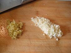 西芹土豆焖鸡块的做法图解1
