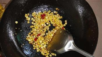 干辣椒炒玉米粒的做法图解3