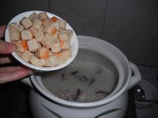 豆腐粒香菇干鱿鱼粥的做法步骤12