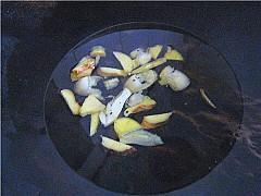爆炒鱼籽的做法步骤3