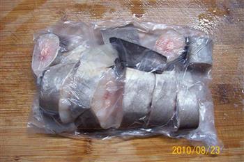 葱姜蒜香鲨鱼煲的做法步骤6