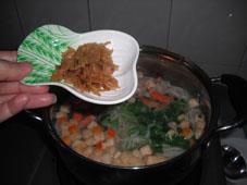 豆腐粒鲜虾汤面的做法步骤14