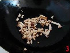 蘑菇虾仁炒意面的做法步骤6