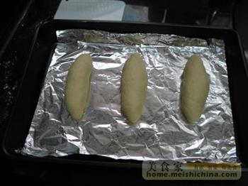 热狗面包的做法步骤7