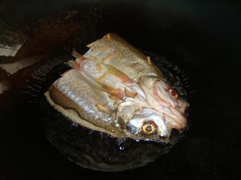 香煎刁子鱼的做法步骤3
