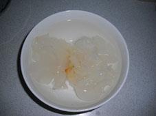 银耳百合粳米粥的做法步骤3