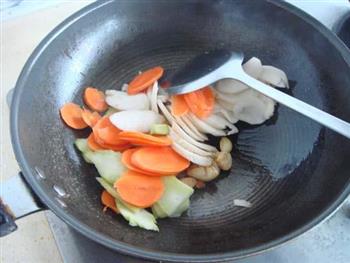 杏鲍菇扒西兰花的做法步骤6