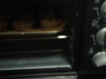 广式豆沙蛋黄月饼的做法步骤21