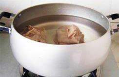 双菇羊肉煲的做法步骤4