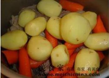 土豆红萝卜焖羊腩的做法图解2