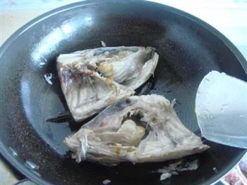 海带黄豆鱼头汤的做法步骤4
