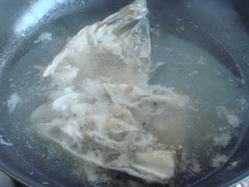 海带黄豆鱼头汤的做法步骤5