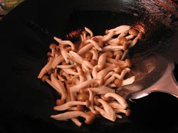双笋素炒蟹味菇的做法图解5