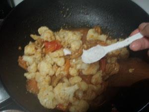 茄汁花菜炒肉片的做法步骤15