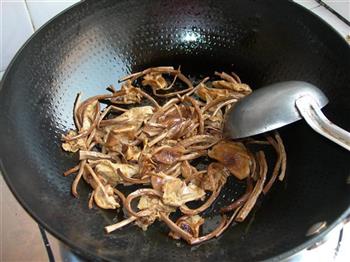 茶树菇烧木耳的做法步骤5