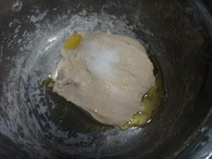 汤种酥皮黑芝麻酱面包的做法步骤3