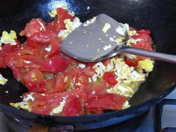 西红柿鸡蛋面的做法步骤4