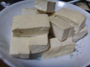 农家腊味烧豆腐的做法步骤1
