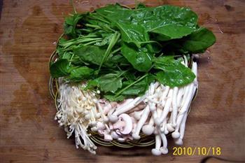 香菇排骨山珍汤面的做法步骤9