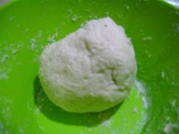 奶香蛋白椰蓉球的做法步骤4