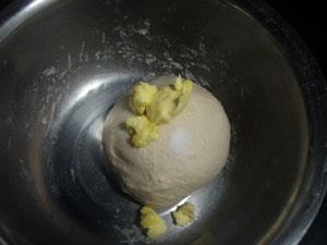 八果豆浆面包的做法图解3