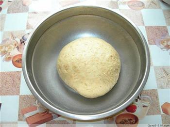 全麦热狗面包卷的做法步骤1