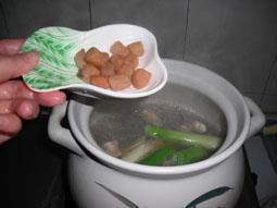 花菇山药煲鸡汤的做法步骤11