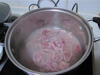 南瓜牛肉汤的做法步骤1