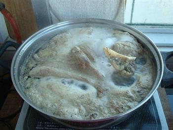 猪骨汤炖白菜海带的做法图解3