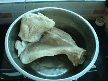 猪骨汤炖白菜海带的做法步骤4