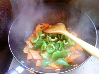 青椒胡萝卜炒肉片的做法步骤5