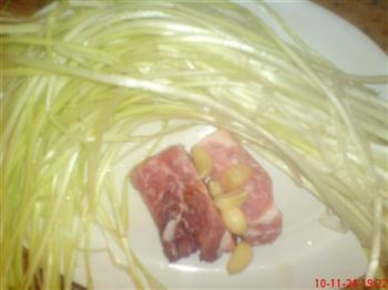 韭黄小炒肉的做法步骤1