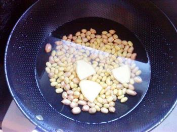 黄豆花生拌藕丁的做法步骤3