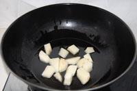 洋葱土豆炖排骨的做法图解2